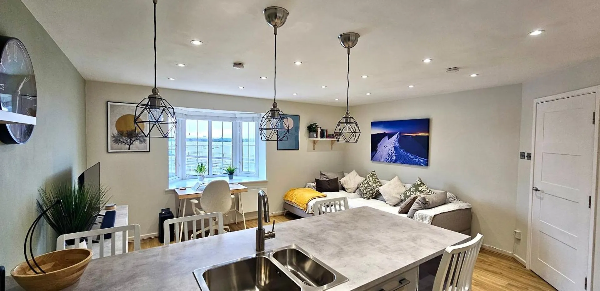 Riverview Apartments By Switchback Stays Cardiff